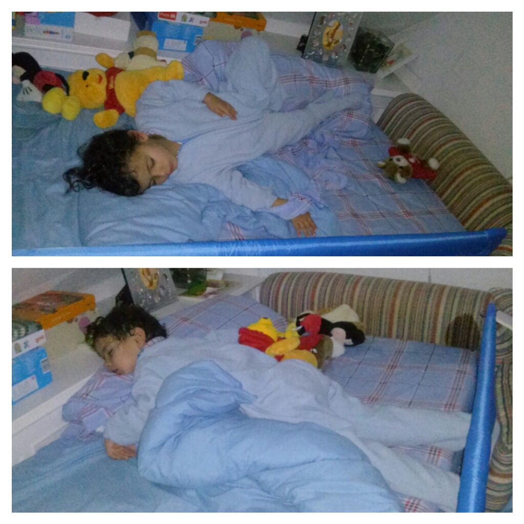 Dos de las posturas de Alfonso esta misma semana (por no hablar de que sea cae a pesar de la barrera) con los pies en el cabecero y en horizontal con la cabeza apoyada en el mueble.. muy cómodo, oiga.