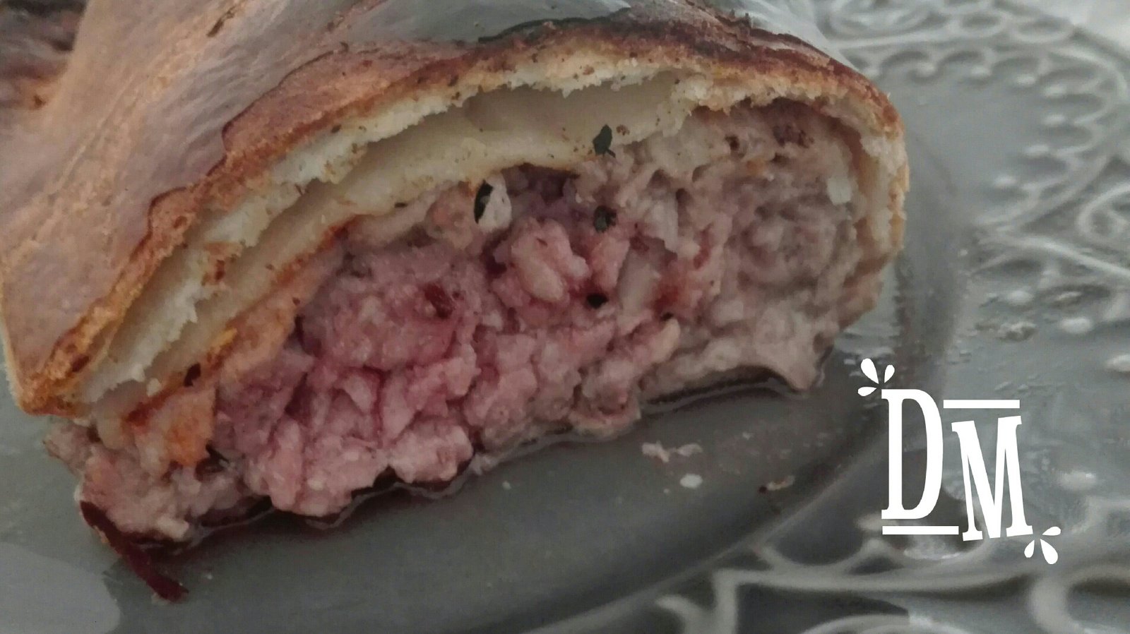 Pastel de carne con hojaldre