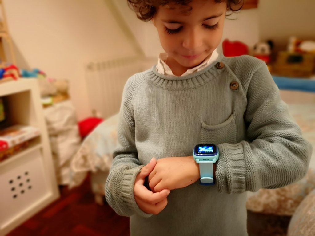 Reloj con GPS para niños